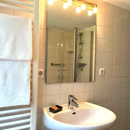 Altes Friesenhaus Ost Apartament *